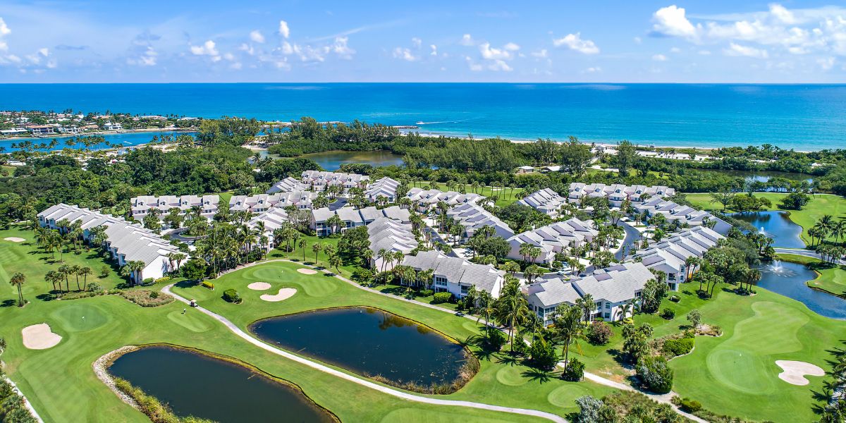 aerial image of the golf course at Jupiter Dunes in Jupiter, Florida