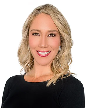 Portrait of Courtney Olander, Realtor