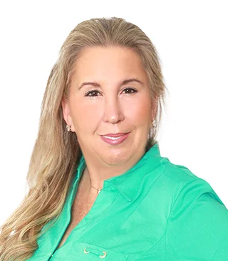 Portrait of Carmen Lesko-Dionne, Realtor