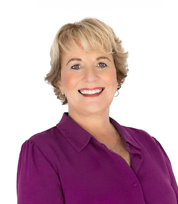 Portrait of Victoria Derrico, Realtor