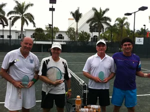 abe_tennis-1_300