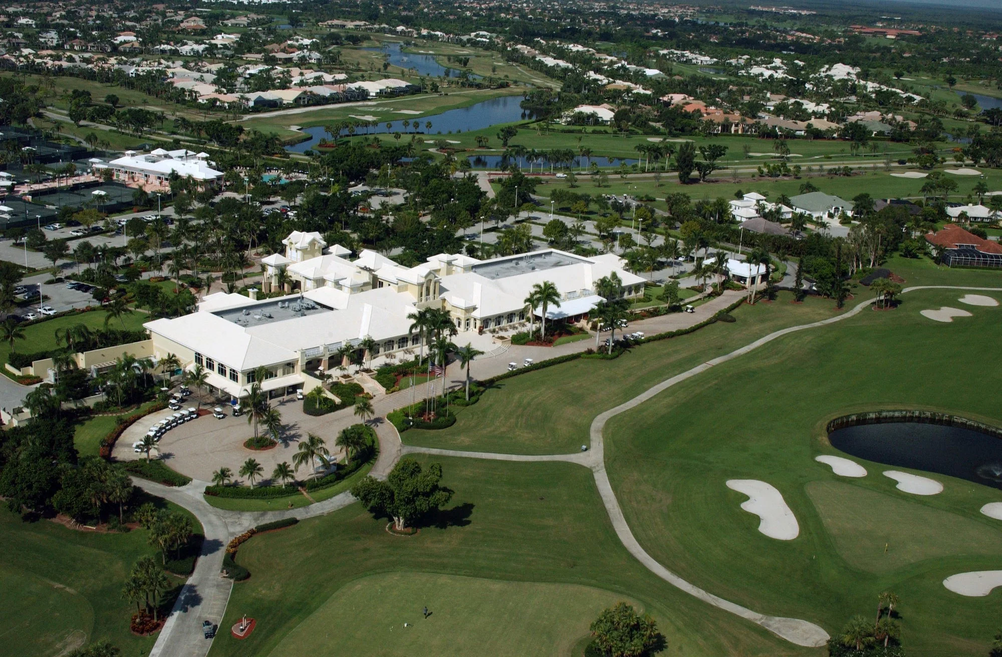 ballenisles_clubhouse_aerial_2000