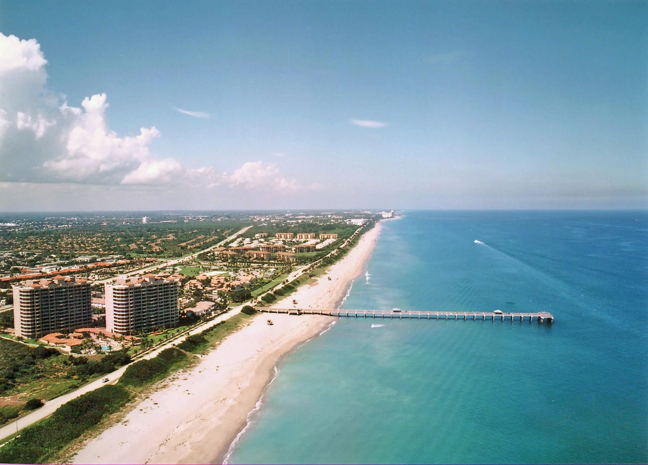 juno_beach_pier_2100