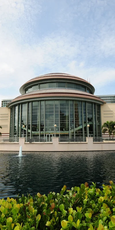 kravis_center2-pin_resized_800