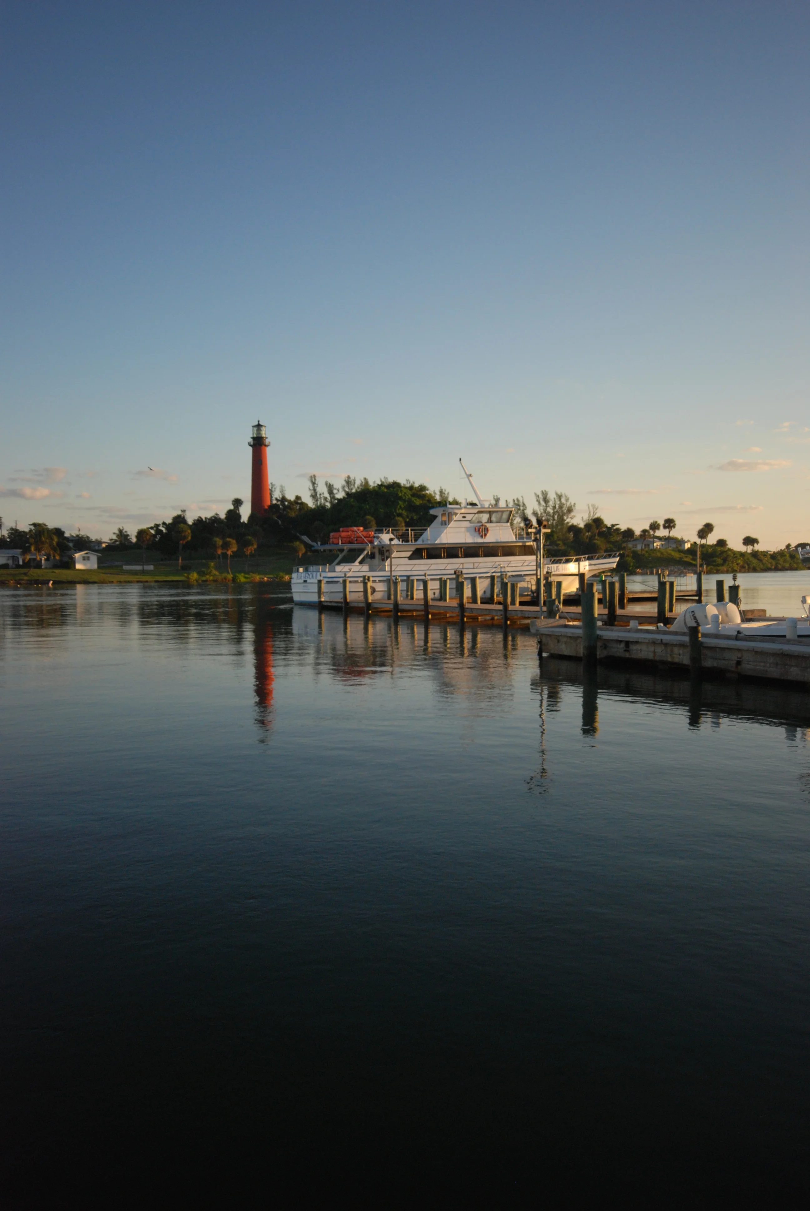 lighthouse_sunrise_3872